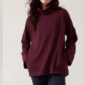 Athleta Cozy Karma Funnel Neck Fleece Oversize Sweatshirt Pockets in Wine medium